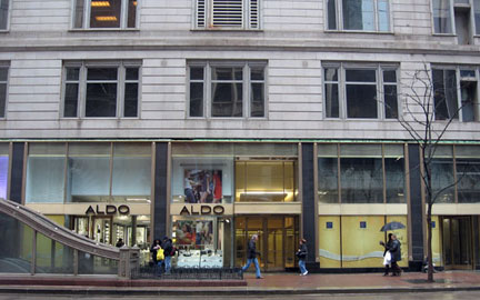 Palmer House, Chicago, restored State Street storefronts